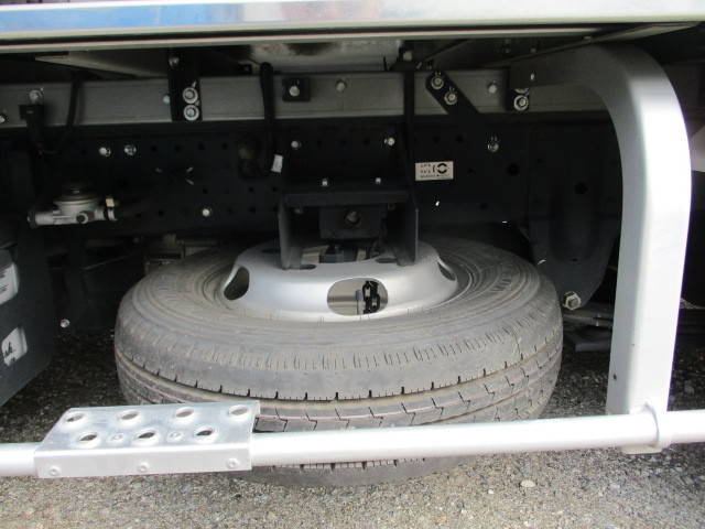 いすゞエルフ冷凍車（冷蔵車）小型（2t・3t）[写真09]