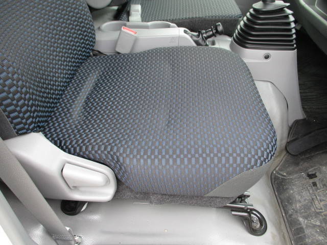 日野デュトロキャリアカー小型（2t・3t）[写真16]