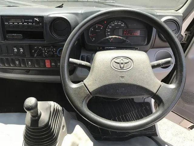 トヨタダイナダブルキャブ（Wキャブ）小型（2t・3t）[写真20]