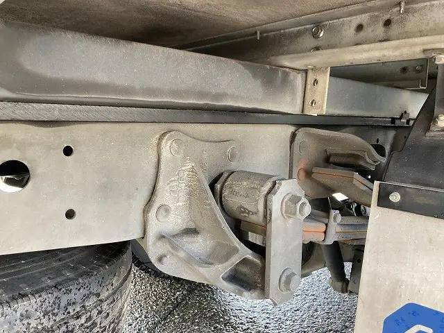 いすゞエルフアルミバン小型（2t・3t）[写真16]