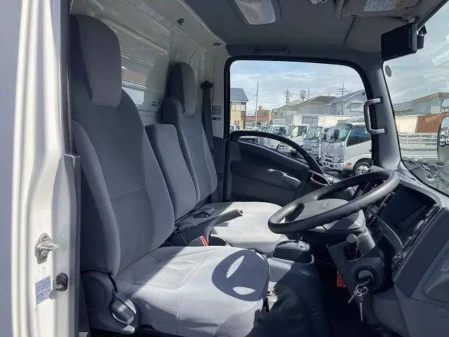 いすゞエルフアルミバン小型（2t・3t）[写真20]