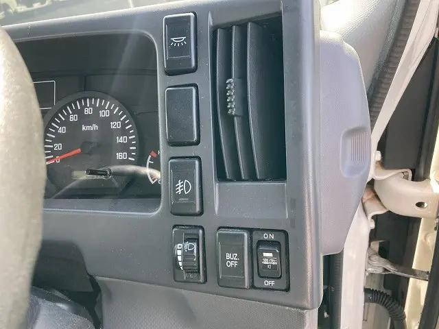 いすゞエルフアルミバン小型（2t・3t）[写真25]