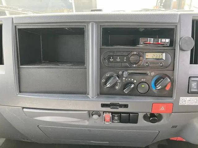 いすゞエルフアルミバン小型（2t・3t）[写真29]