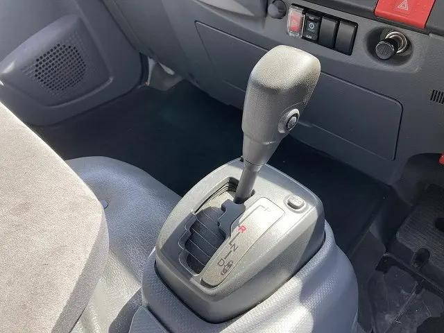 いすゞエルフアルミバン小型（2t・3t）[写真31]