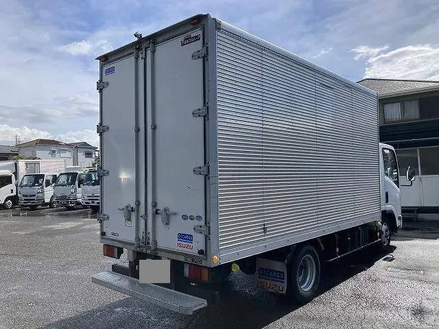 いすゞエルフアルミバン小型（2t・3t）[写真04]