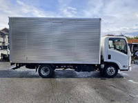 いすゞエルフアルミバン小型（2t・3t）[写真06]