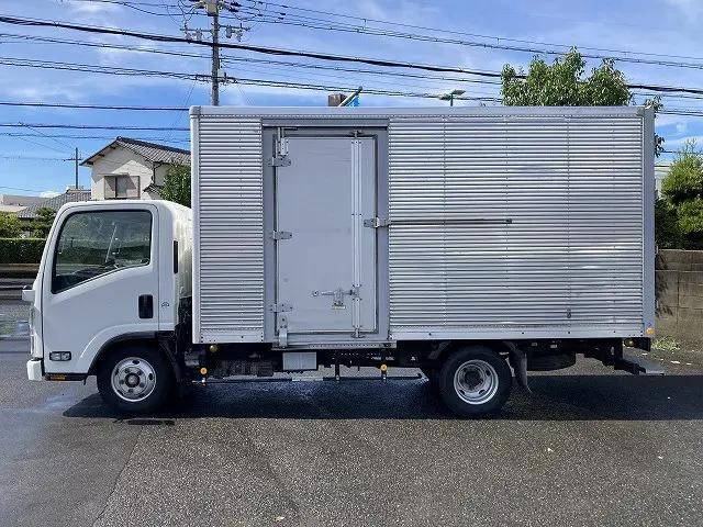 いすゞエルフアルミバン小型（2t・3t）[写真07]