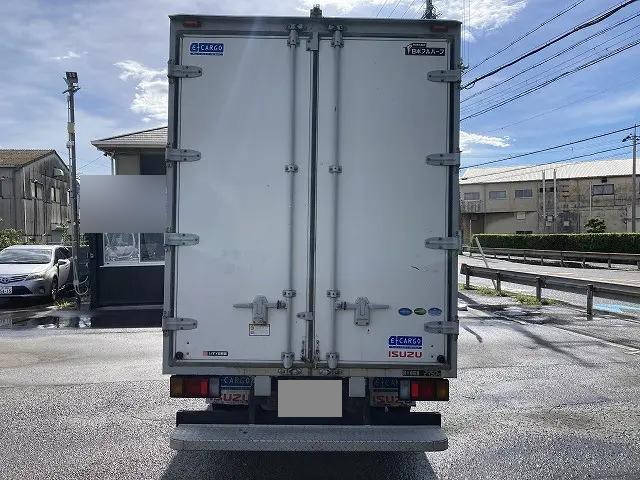 いすゞエルフアルミバン小型（2t・3t）[写真08]
