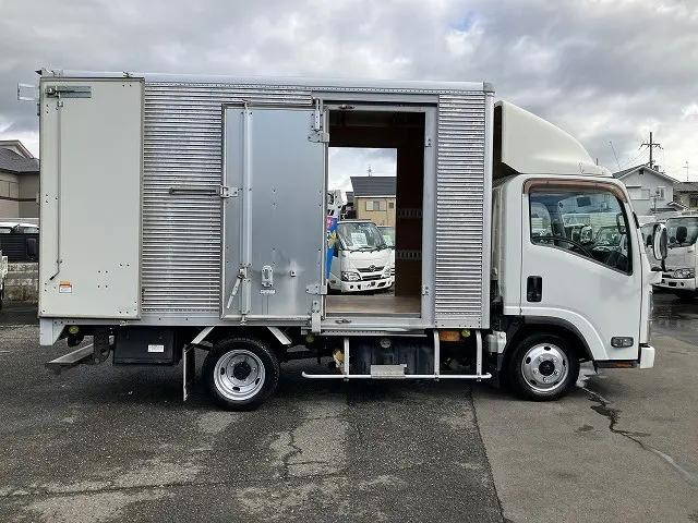 いすゞエルフアルミバン小型（2t・3t）[写真10]
