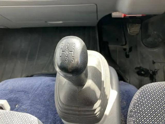 いすゞエルフアルミバン小型（2t・3t）[写真28]