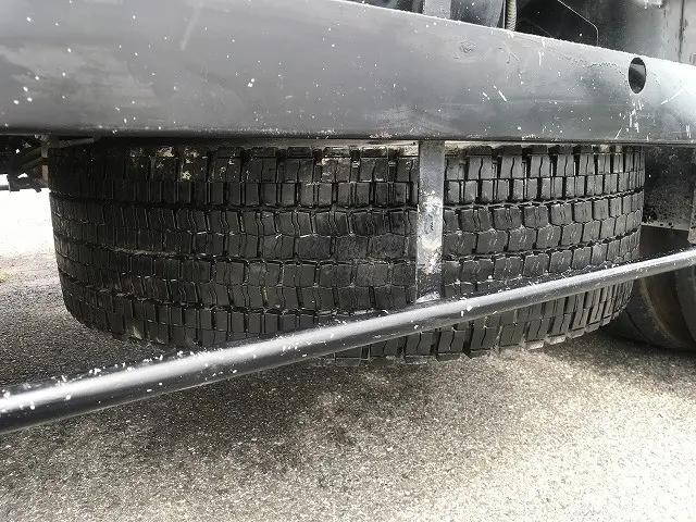 日野プロフィアダンプ大型（10t）[写真23]