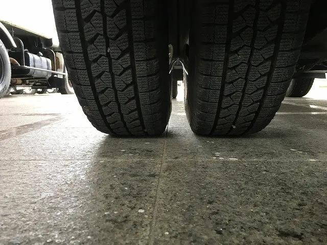 いすゞエルフ平ボディ小型（2t・3t）[写真19]