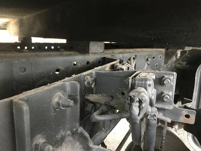 いすゞエルフ平ボディ小型（2t・3t）[写真28]