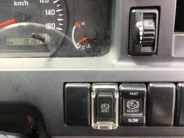 いすゞエルフ平ボディ小型（2t・3t）[写真32]