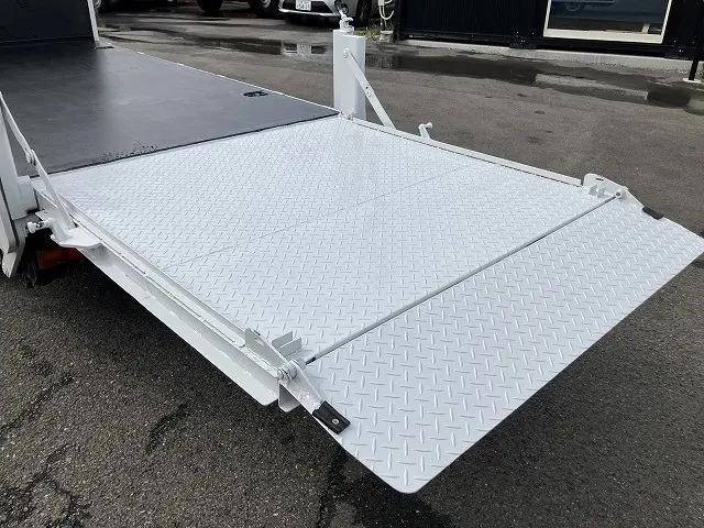 三菱ふそうキャンター平ボディ小型（2t・3t）[写真10]