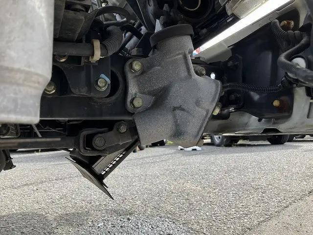 三菱ふそうキャンター平ボディ小型（2t・3t）[写真25]