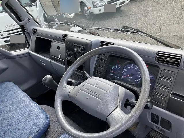 三菱ふそうキャンター平ボディ小型（2t・3t）[写真26]