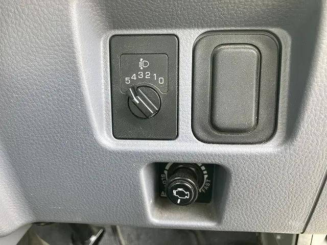 三菱ふそうキャンター平ボディ小型（2t・3t）[写真27]