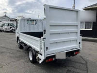 三菱ふそうキャンター平ボディ小型（2t・3t）[写真02]
