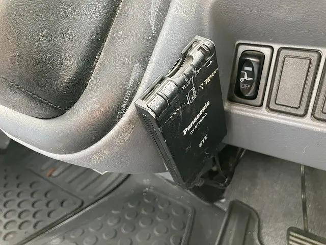 三菱ふそうキャンター平ボディ小型（2t・3t）[写真30]