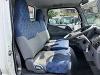 三菱ふそうキャンター平ボディ小型（2t・3t）[写真34]