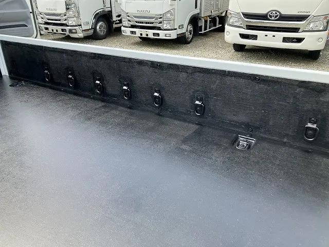 三菱ふそうキャンター平ボディ小型（2t・3t）[写真38]