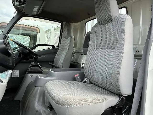 日野デュトロアルミブロック小型（2t・3t）[写真34]