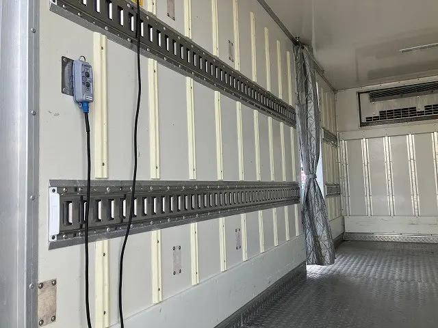 日野デュトロ冷凍車（冷蔵車）小型（2t・3t）[写真12]