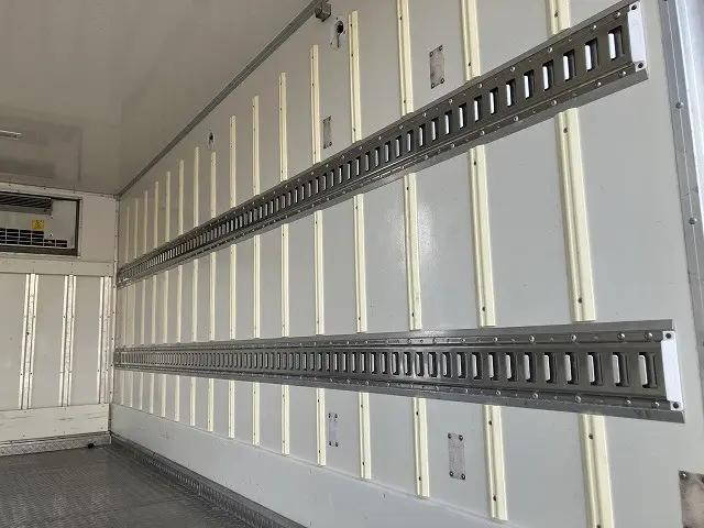 日野デュトロ冷凍車（冷蔵車）小型（2t・3t）[写真13]