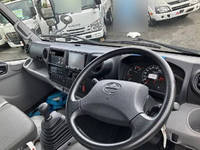 日野デュトロ冷凍車（冷蔵車）小型（2t・3t）[写真28]