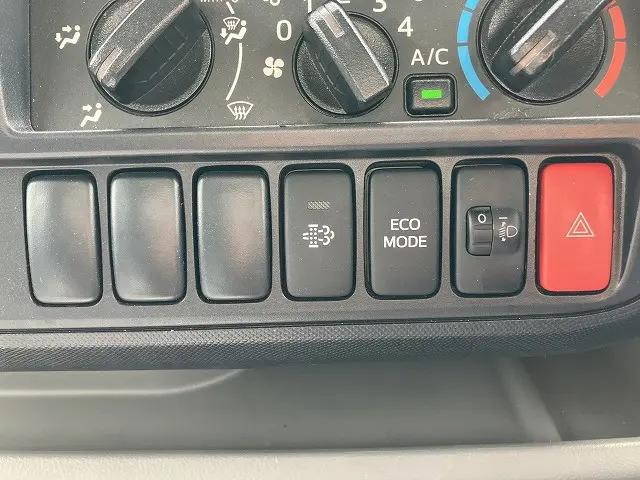 日野デュトロ冷凍車（冷蔵車）小型（2t・3t）[写真37]