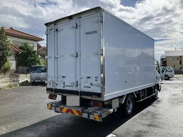 日野デュトロ冷凍車（冷蔵車）小型（2t・3t）[写真04]