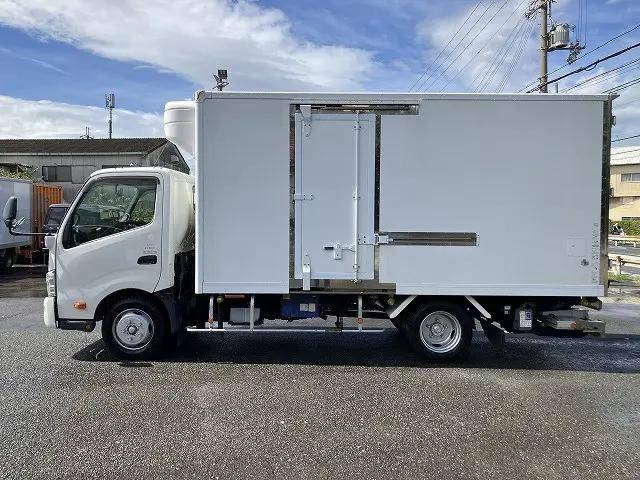 日野デュトロ冷凍車（冷蔵車）小型（2t・3t）[写真06]