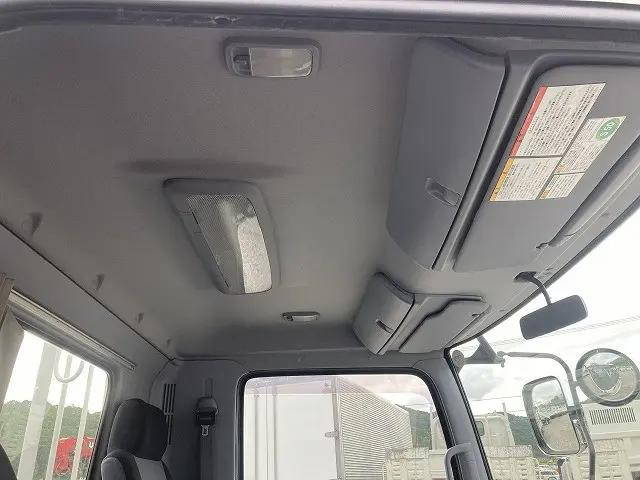 日野レンジャー平ボディ中型（4t）[写真16]