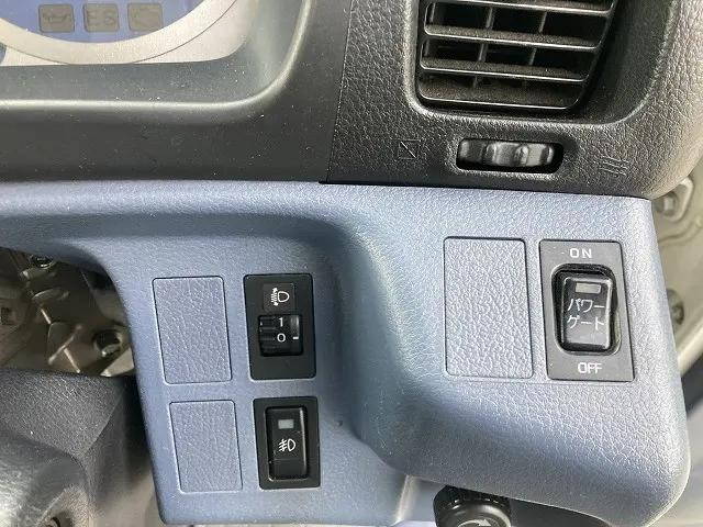 日野レンジャー平ボディ中型（4t）[写真22]