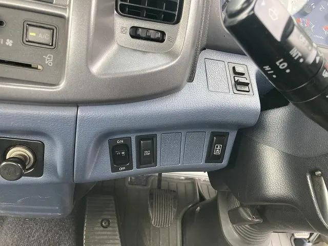 日野レンジャー平ボディ中型（4t）[写真23]