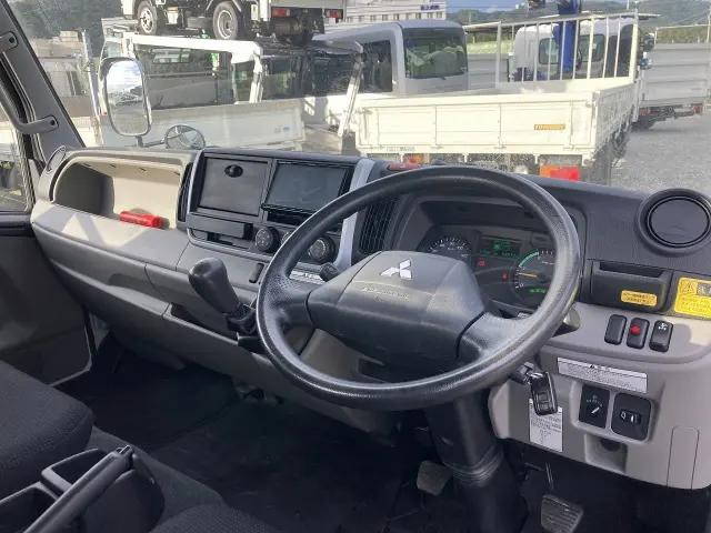 三菱ふそうキャンターセーフティローダー小型（2t・3t）[写真13]