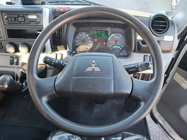 三菱ふそうキャンター平ボディ小型（2t・3t）[写真04]