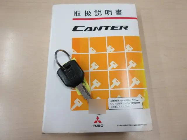 三菱ふそうキャンター平ボディ小型（2t・3t）[写真05]