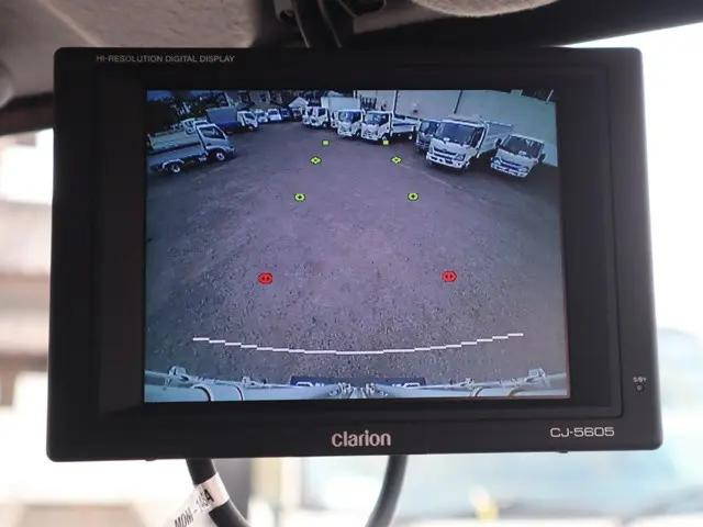 三菱ふそうキャンターアルミバン小型（2t・3t）[写真17]