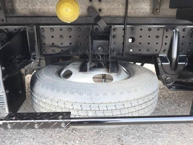 三菱ふそうキャンターアルミバン小型（2t・3t）[写真21]