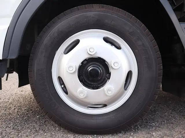 三菱ふそうキャンターアルミバン小型（2t・3t）[写真25]