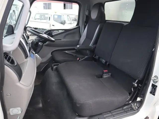 三菱ふそうキャンターアルミバン小型（2t・3t）[写真33]