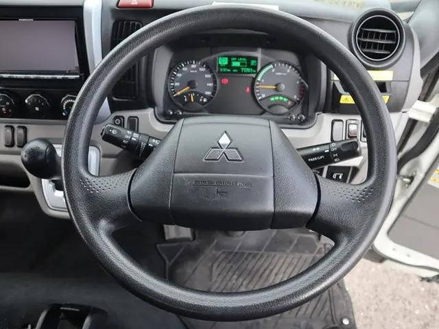 三菱ふそうキャンターアルミバン小型（2t・3t）[写真34]