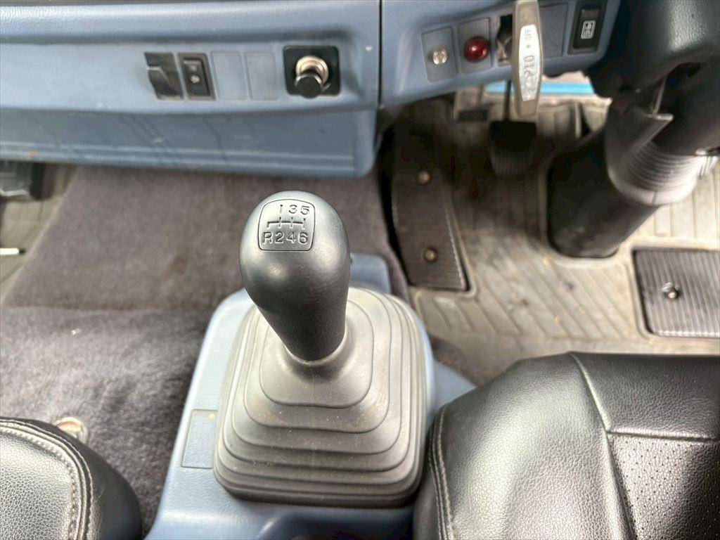 日野レンジャークレーン4段中型（4t）[写真20]