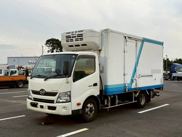 日野デュトロ冷凍車（冷蔵車）小型（2t・3t）[写真01]