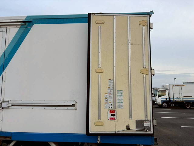 日野デュトロ冷凍車（冷蔵車）小型（2t・3t）[写真10]