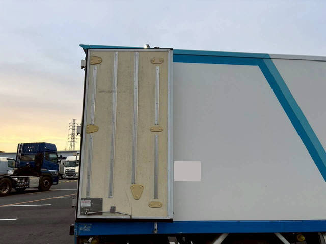日野デュトロ冷凍車（冷蔵車）小型（2t・3t）[写真11]