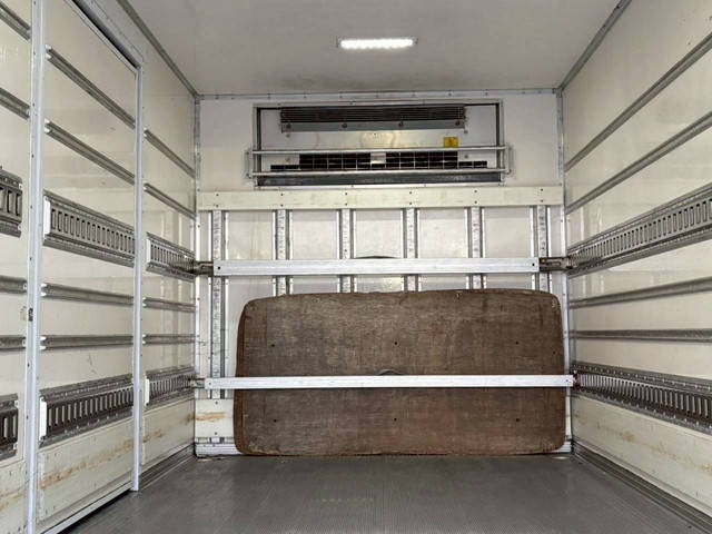 日野デュトロ冷凍車（冷蔵車）小型（2t・3t）[写真15]