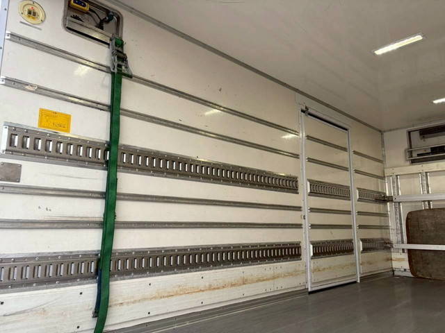 日野デュトロ冷凍車（冷蔵車）小型（2t・3t）[写真18]